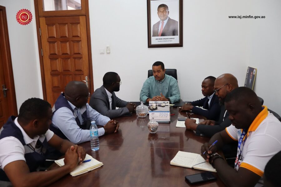 Officials from Angola’s Institute for Gaming Supervision (ISJ) meet with authorities from the municipality of Viana to strengthen cooperation in the fight against illegal gambling.