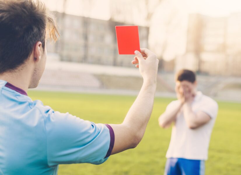 Over/Under 2.5 Bookings Meaning in Betting: Examples and Analysis