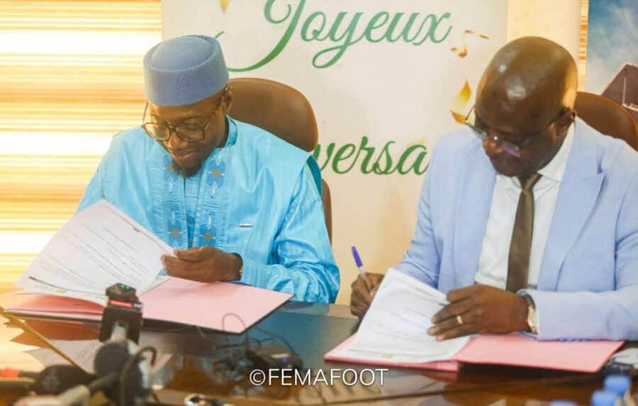 PMU Mali and FEMAFOOT officials sign a new deal backing the development of Malian football. 