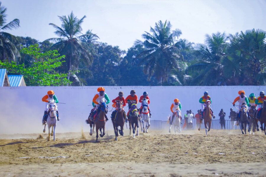 LONACI uses the Grand Prix international Jacqueline Ouégnin to promote PMU betting.