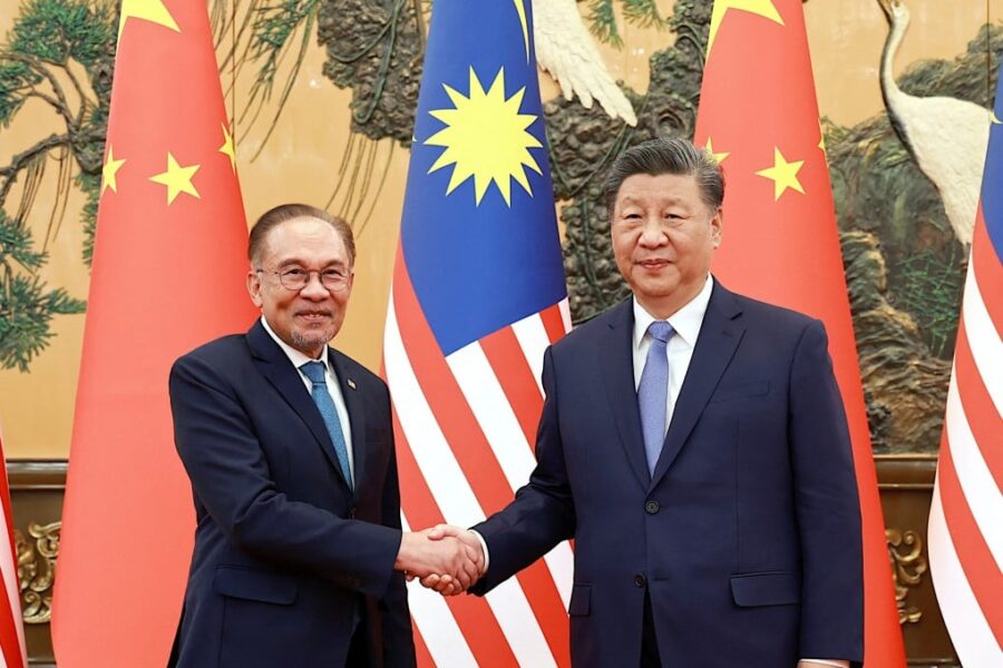 Photo of Chinese President Xi Jinping and Malaysian Prime Minister Anwar Ibrahim.