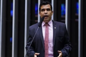 Deputado Ricardo Ayres é o atual vice-líder do Bloco MDB, PSD, Republicanos, PODE e PSC.