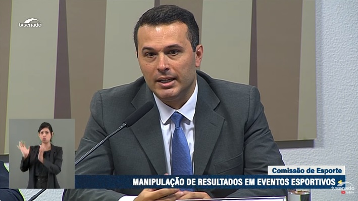 Diretor da Associação Brasileira de Defesa da Integridade do Esporte participou de audiência no Senado. (Imagem: Reprodução/TV Senado)