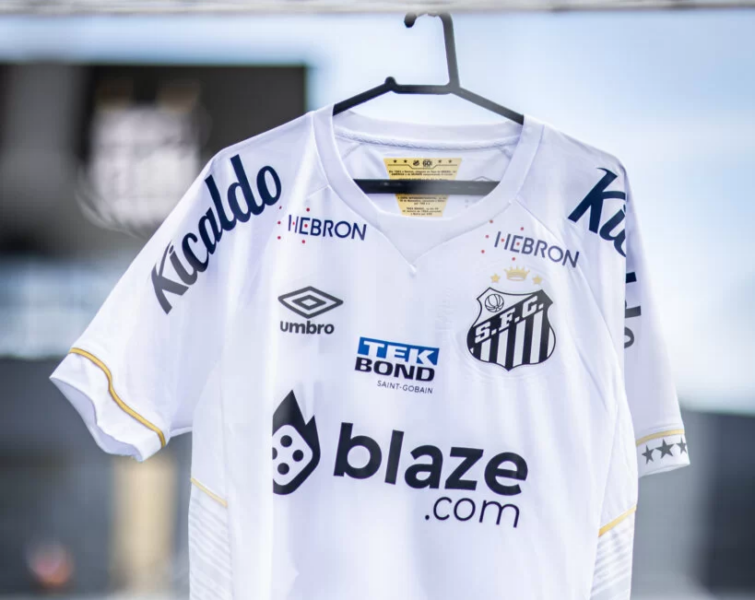 Diante da proposta, Santos estuda quebrar contrato com a Blaze (Imagem: Divulgação)