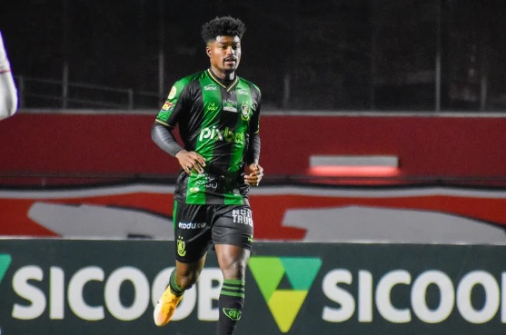 Eduardo Bauermann atuando pelo América MG (Foto: João Zebral- América)