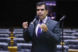 Objetivo é prevenir o superendividamento e o vício em apostas. (Foto: Bruno Spada/Câmara dos Deputados)