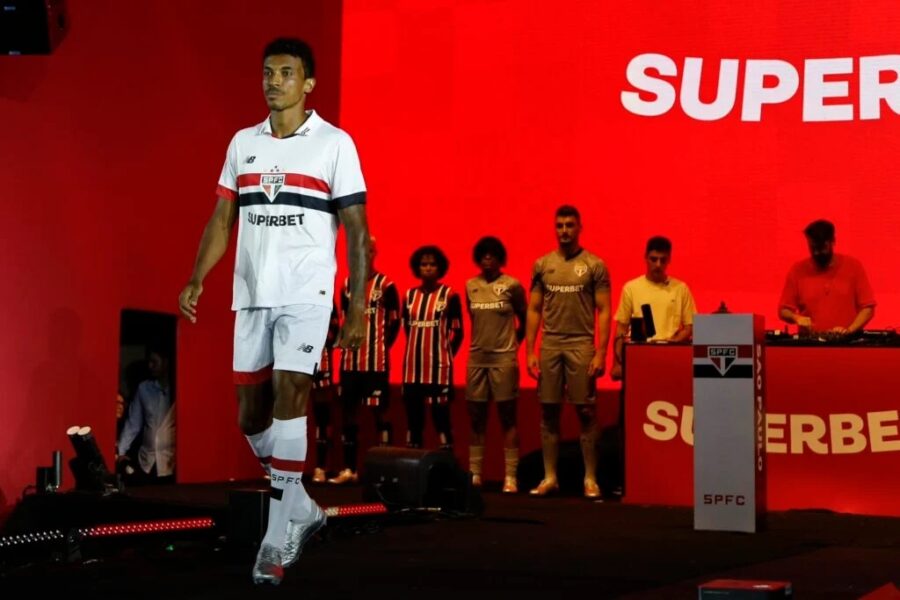 Superbet é o patrocinador máster do São Paulo (Foto: Miguel Schincariol / São Paulo)