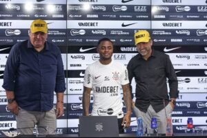 VaideBet assinou contrato com o Corinthians por três anos. (Foto: Rodrigo Coca/Corinthians)