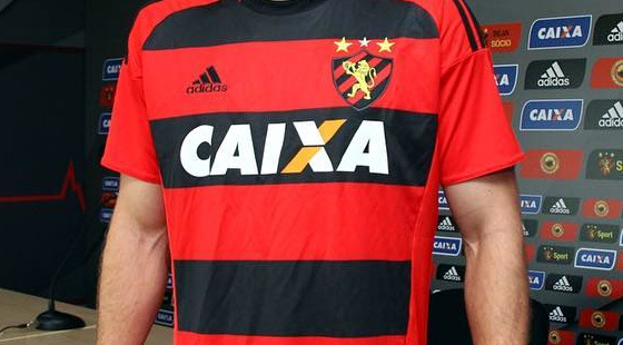 Caixa estampou uniforme do Sport Recife até 2019 ( Foto: Reprodução Instagram Sport)