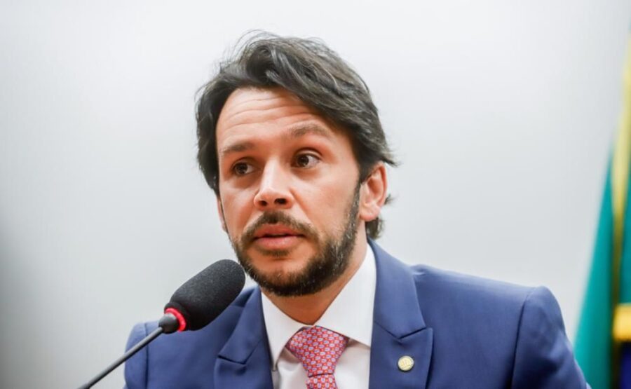 Requerimento doi feito pelo deputado Mario Negromonte Jr (Foto: Renato Araújo / Câmara dos Deputados)