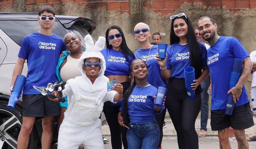 Equipe da Esportes da Sorte e cantora Jojo Todynho fazem ação social no Rio de Janeiro. (Foto: Divulgação/Esportes da Sorte)