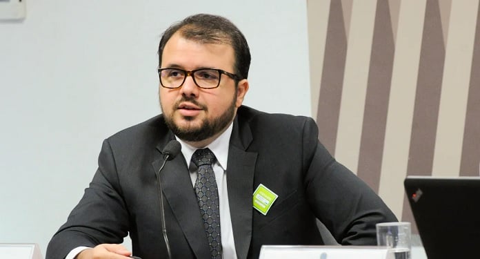 Régis Dudena, secretário da SPA, tirou dúvidas sobre a regulamentação das apostas esportivas. (Foto: Geraldo Magela/Agência Senado)