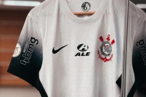 Camisa do Corinthians está há mais de 40 dias sem patrocínio máster. (Foto: Hugo Rodrigues/Corinthians)