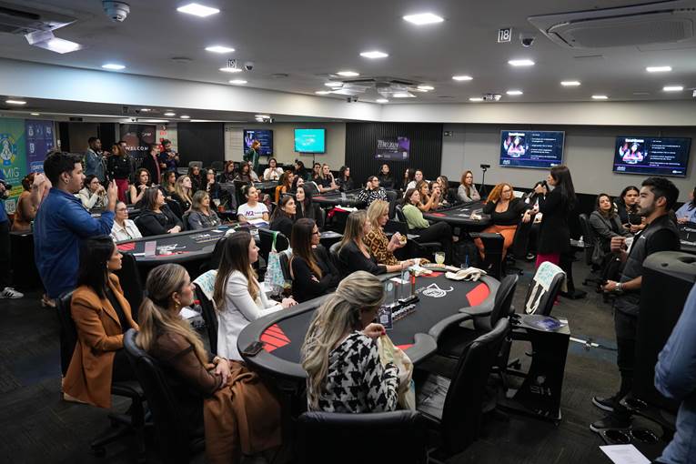 Poker AMIG teve premiações em dinheiro e em bônus para as participantes. (Foto: Bruno Zambon/H2Poker)