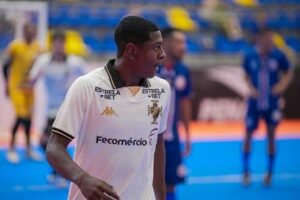 Além do futsal, a EstrelaBet patrocina também o time de basquete do Vasco da Gama. (Foto: Maurício Moreira)