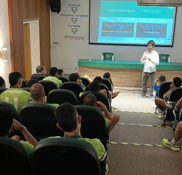 Workshop foi destinado ao time profissional da equipe paulista (Imagem: Divulgação - Sportradar)