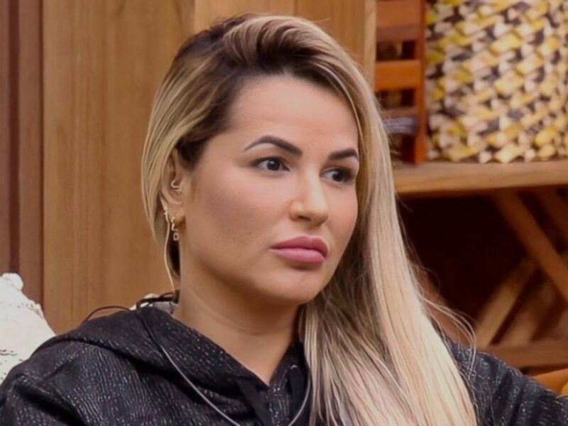 Deolane Bezerra é suspeita por envolvimento por prática de jogos ilegais (Foto: Reprodução / TV Record)