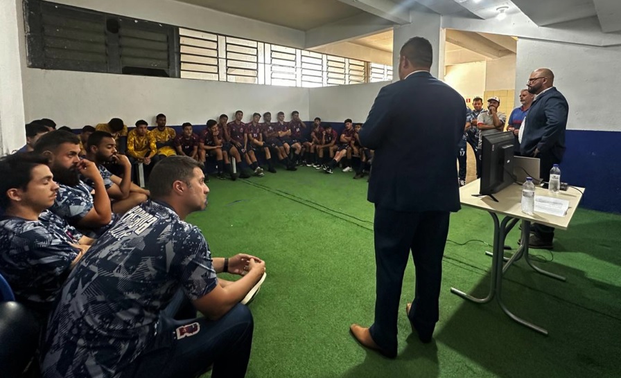 Está prevista uma nova palestra para novembro com a equipe principal do Paraná. (Foto: Lottopar)