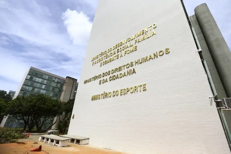 Ministérios do Esporte e Fazenda vão atuar em parceria no processo de regulamentação das apostas. (Foto: Marcelo Camargo/Agência Brasil)