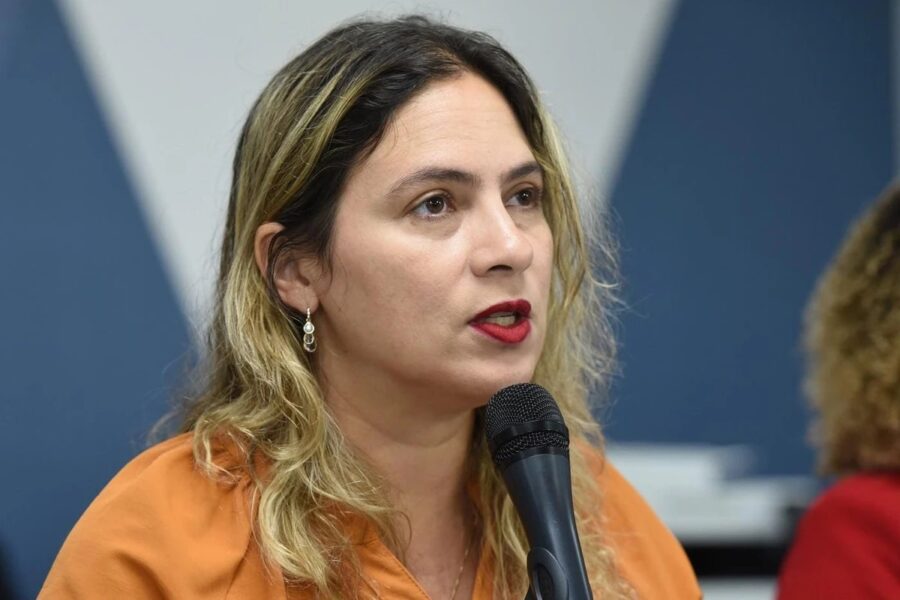 Deputada Beatriz Cerqueira propõe a proibição de todo tipo de publicidade de apostas em Minas Gerais. (Foto: Guilherme Bergamini/ALMG)