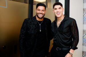 Hulk e Zé Vaqueiro na festa da Ana Gaming. (Foto: Bitar & Paiva Fotografia)