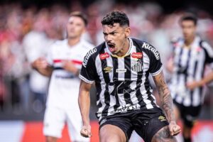 Marca da casa de apostas vai ocupar espaço nobre da camisa santista (Imagem: Raul Baretta- Santos)