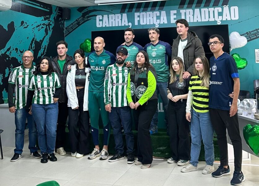 Patrocinadora máster do Coritiba, Reals promove ação com torcedores no Dia dos Namorados