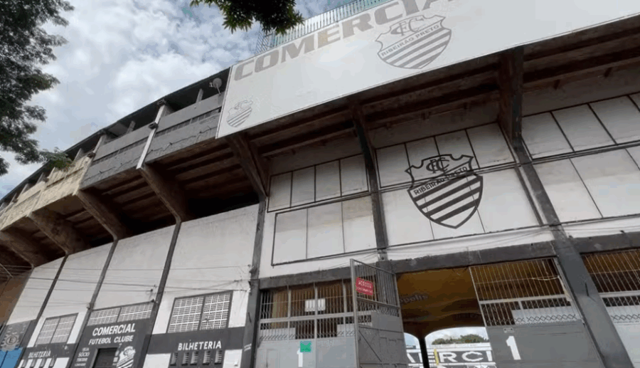 Fachada do estádio Palma Travassos, em Ribeirão Preto (SP)  (Foto Fábio Júnior: EPTV)