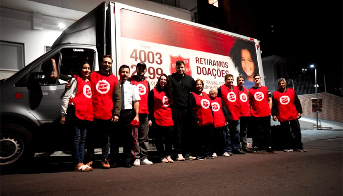 Bet patrocinadora do São Paulo doa mais de 2 mil sacos de dormir