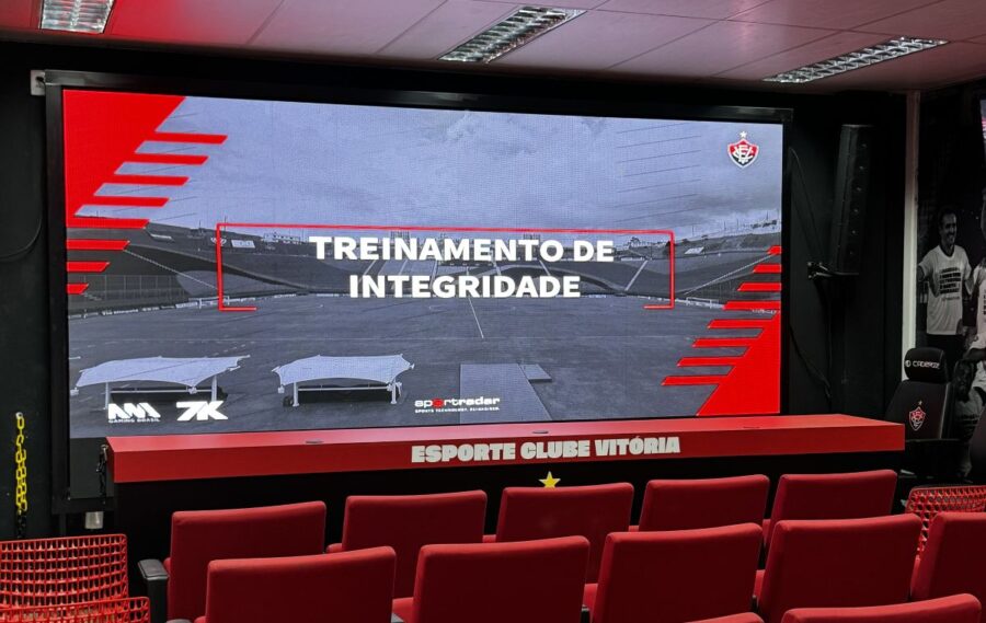 A palestra foi para atletas e membros da comissão técnica (Foto: Victor Ferreira - EC Vitória)