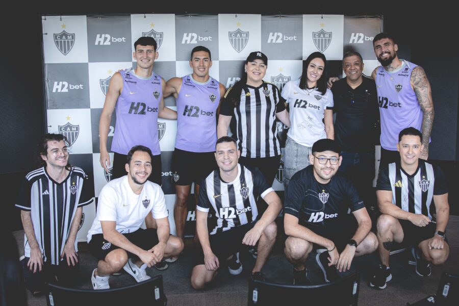 Torcedores na ativação da H2bet com o Atlético-MG. (Foto: Agência Galo)