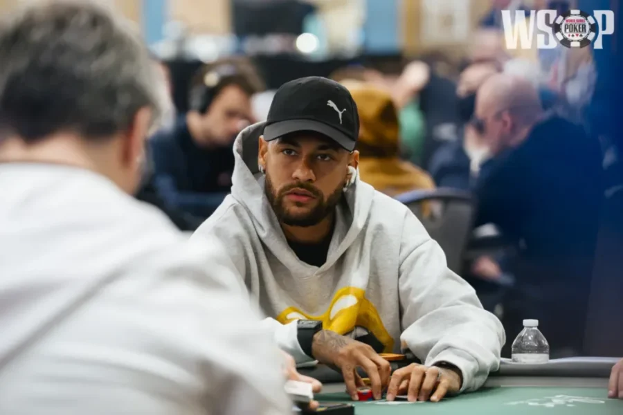 Neymar participa de etapa do World Series of Poker em Las Vegas