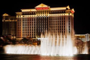 Caesars renueva acuerdo con Alliance Data