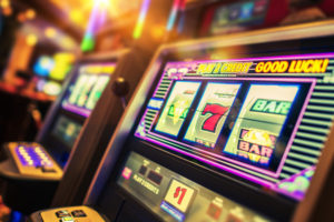 Empleados de casinos de Mendoza cruzan al gobierno