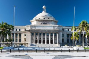 La Comisión de Juegos de Puerto Rico tendrá 60 días para aprobar un reglamento que establezca el procedimiento para el otorgamiento de las licencias.