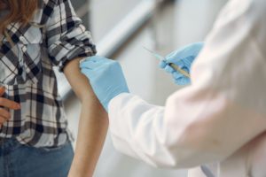 Trabajadores de la Lotería Chaqueña podrán vacunarse en la institución. 