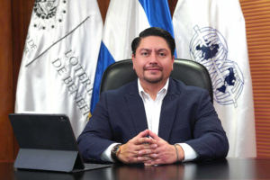 Javier Milián, presidente de la Lotería Nacional de Beneficencia de El Salvador. 