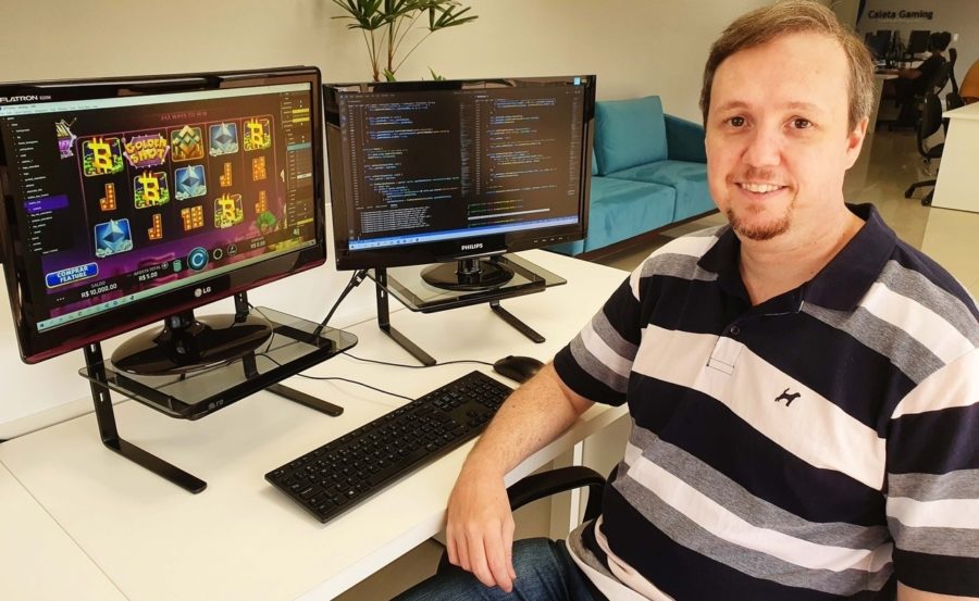 Guilherme Ouriques, programador de juegos de Caleta Gaming.