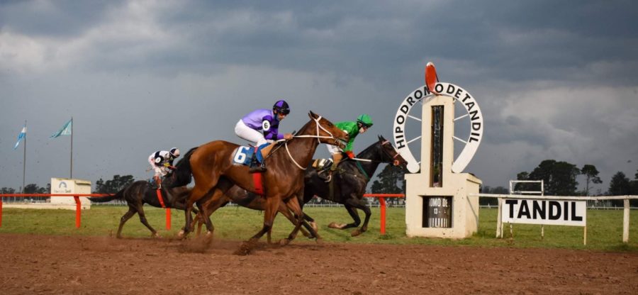 El Hipódromo de Tandil fue el primero de los abiertos en Sudamérica.