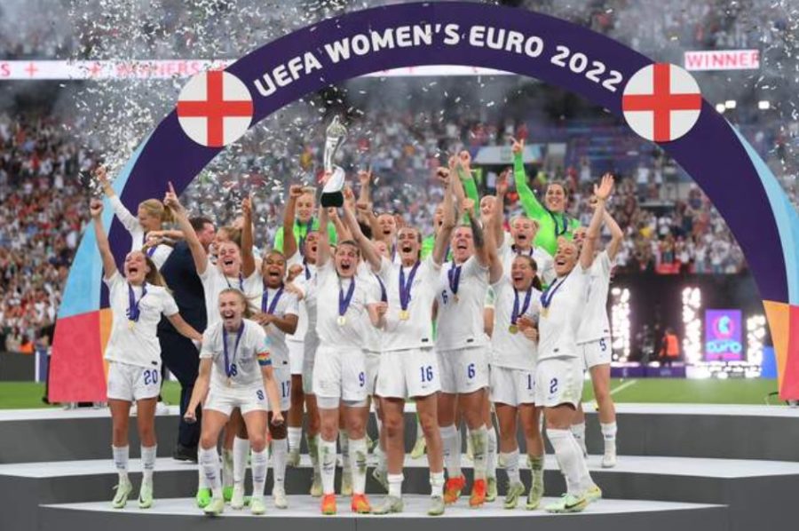 La victoria de Inglaterra  en la final del Campeonato de Europa Femenino de la UEFA de 2022 fue vista en directo por un récord de 17 millones de personas en el Reino Unido.