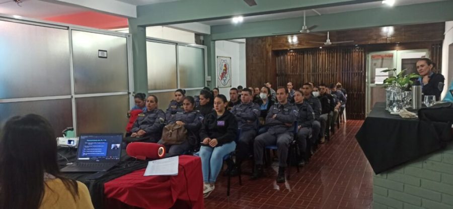 El curso, que se dictará hasta diciembre, consta de cuatro módulos. Foto: Lotería de Misiones.