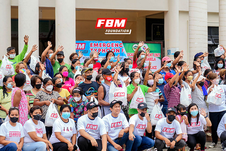 Fundación FBM y General Touch colaboraron con la gente de la provincia de Isabela.