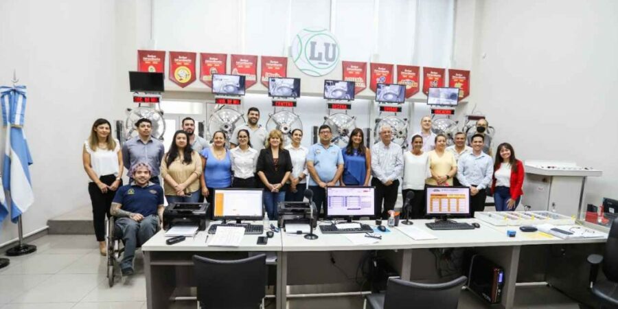 Las autoridades celebraron un nuevo aniversario. Foto: Lotería Chaqueña. 