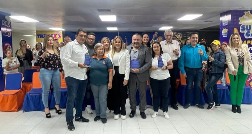 Los directivos festejaron el primer año de gestión. Foto: Gobernación Táchira. 