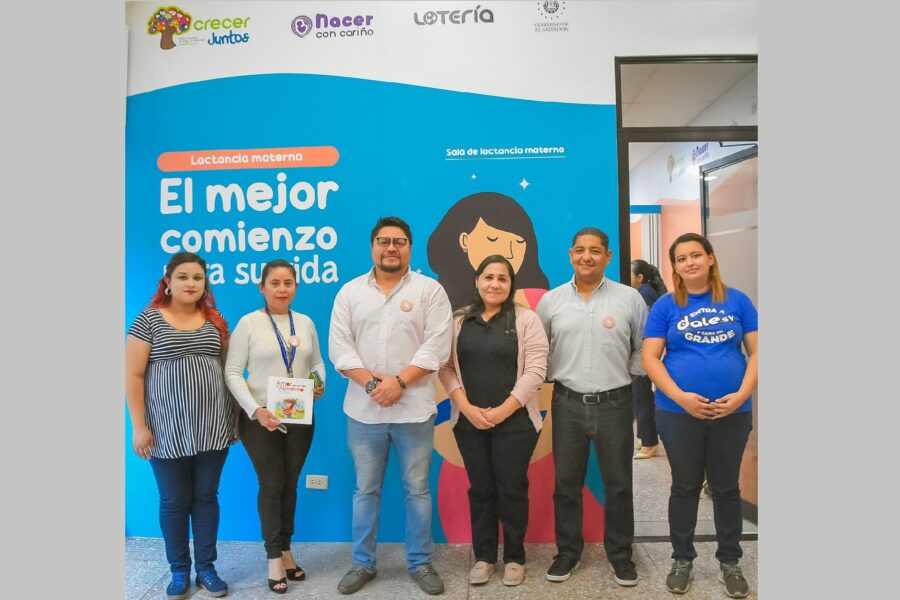 Las autoridades presentaron la iniciativa en un multitudinario acto. Foto: LNB El Salvador. 