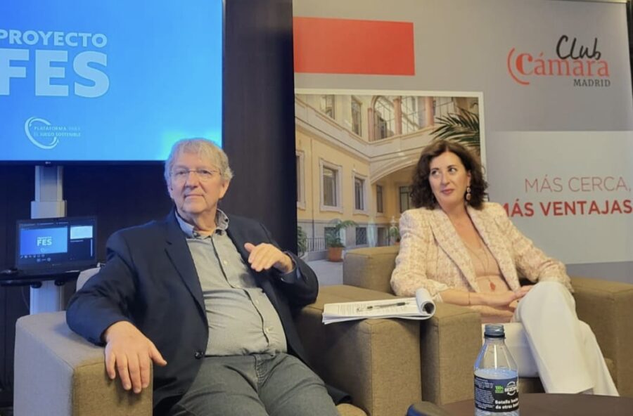 Arthur Paikowski y Cristina García durante la presentación. Foto: Proyecto FES.