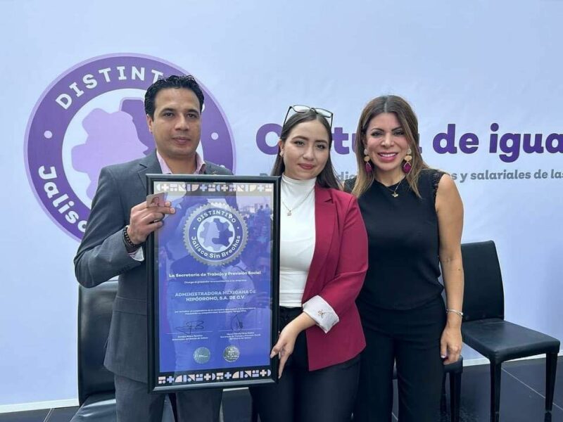 El distintivo fue recibido por miembros del equipo de Codere México. Foto: Codere. 