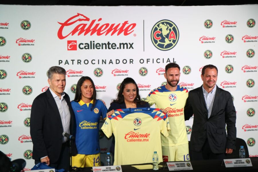 El logo permanecerá en la camiseta en principio hasta fin de año. Foto: Club América. 