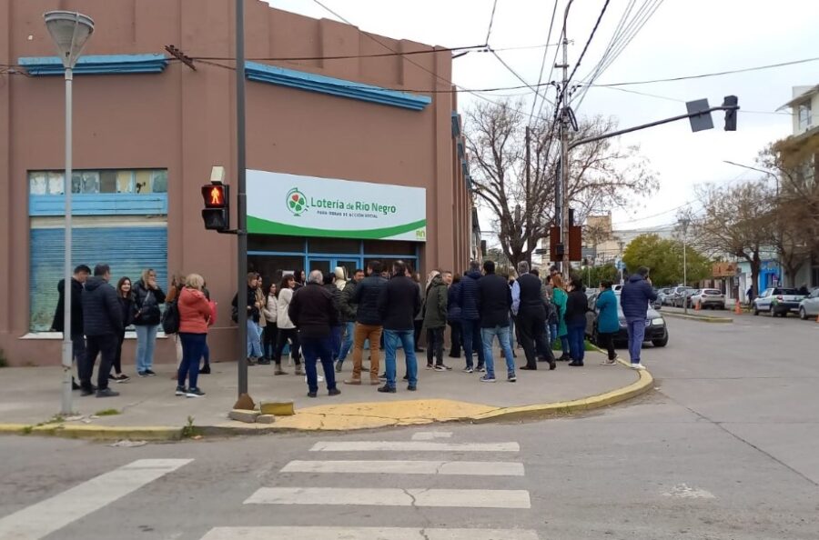 Simulacros en Argentina y en México. Foto: Lotería de Río Negro.