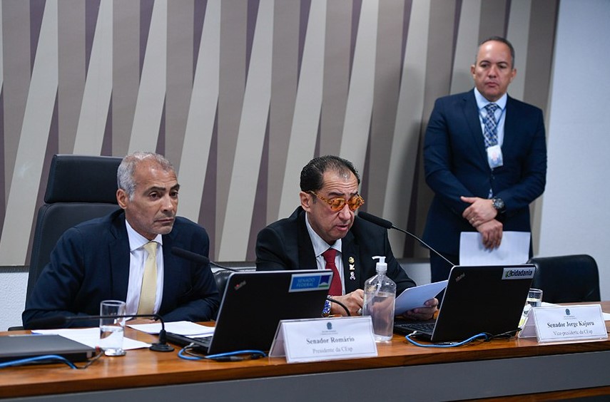 Senadores Romario y Kajaru. Foto: Agencia Senado.